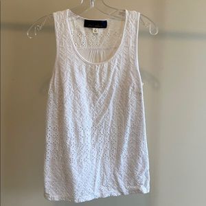 Sleeveless crocheted Top